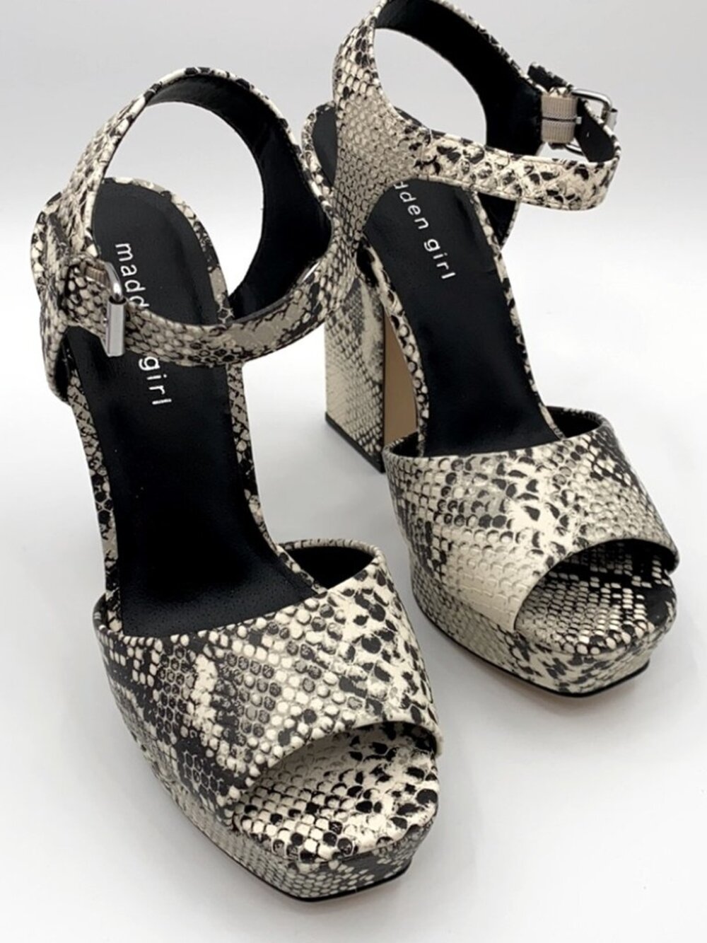 Steve Madden Bambi Gray Silver Snake Platform Heels, Size 8.5 - Picture 2 of 4